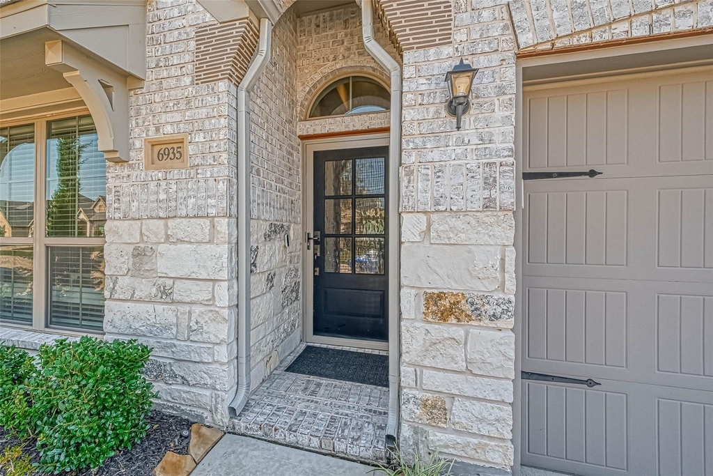 6935 Goldstrum Way - Photo 3