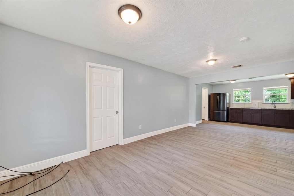 3031 Groton Drive - Photo 4