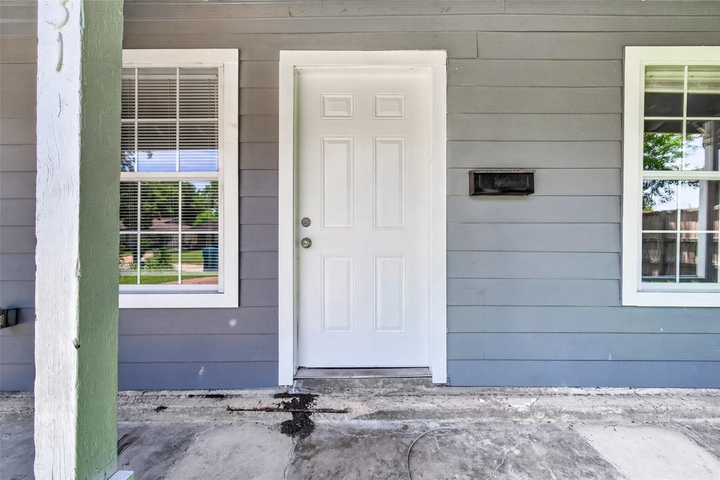 3031 Groton Drive - Photo 3