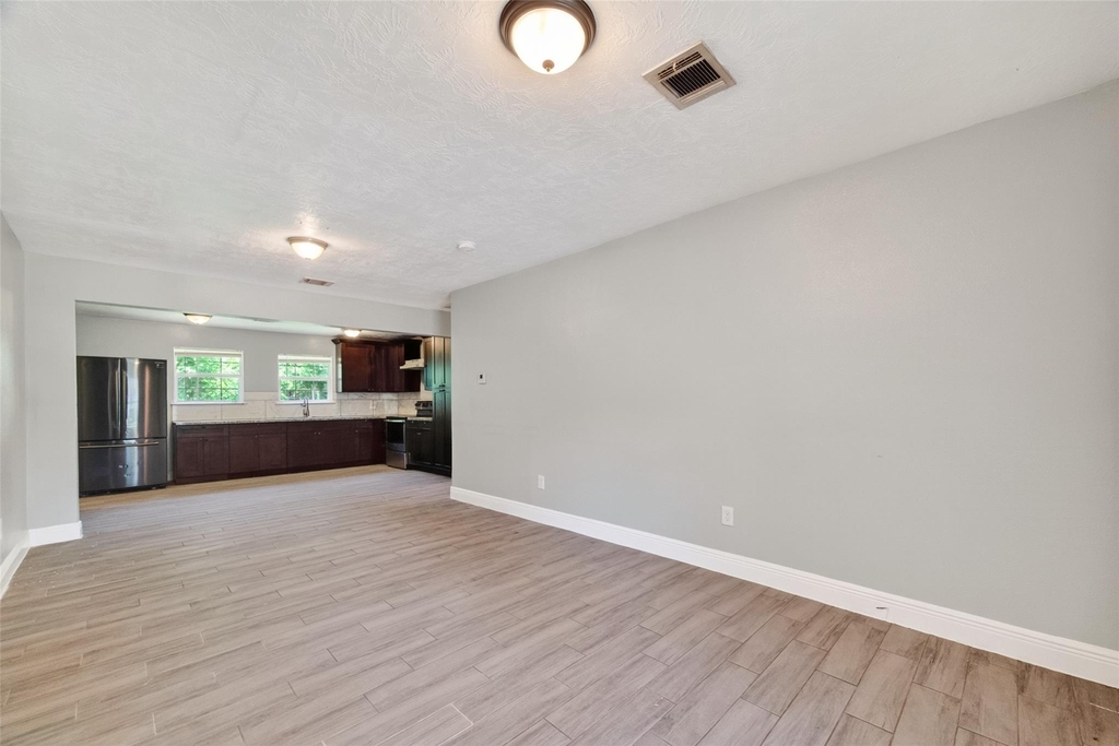 3031 Groton Drive - Photo 5