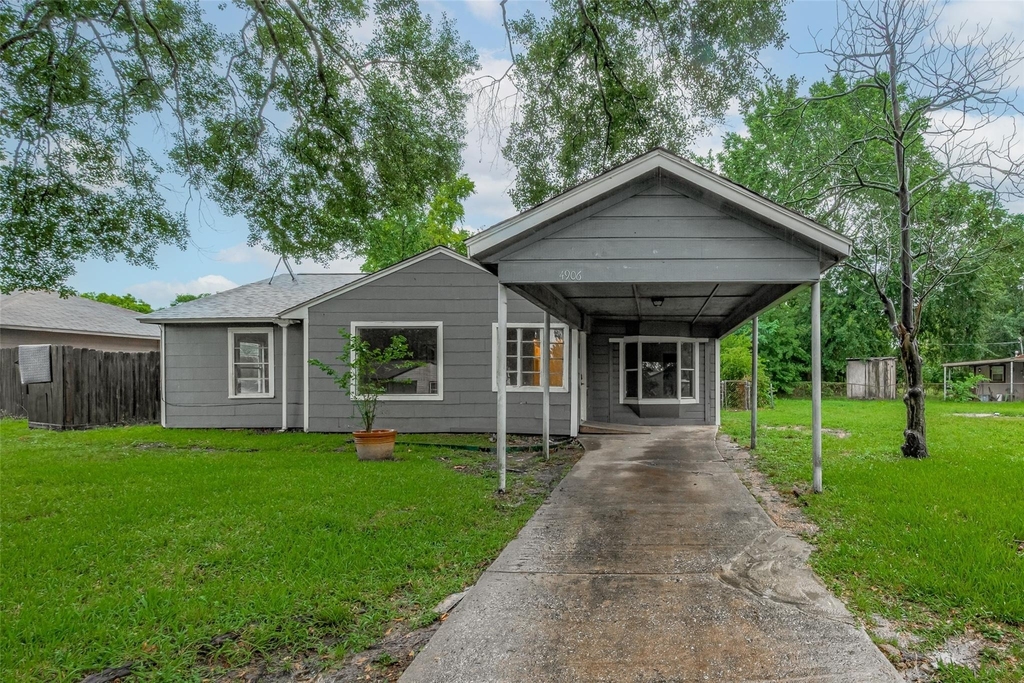 4906 Larkspur Street - Photo 0