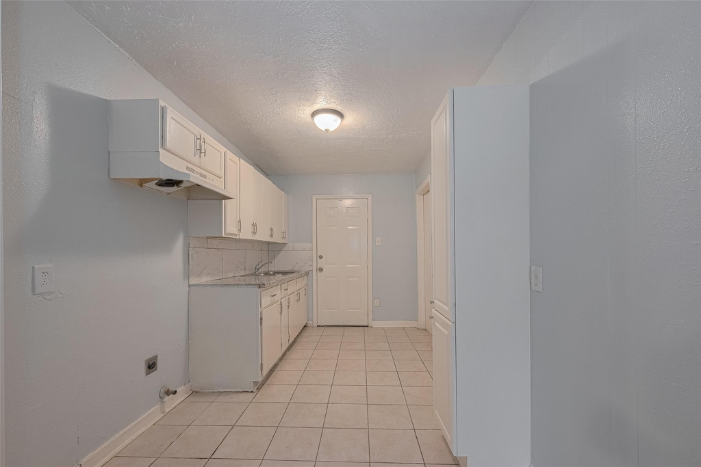4906 Larkspur Street - Photo 3