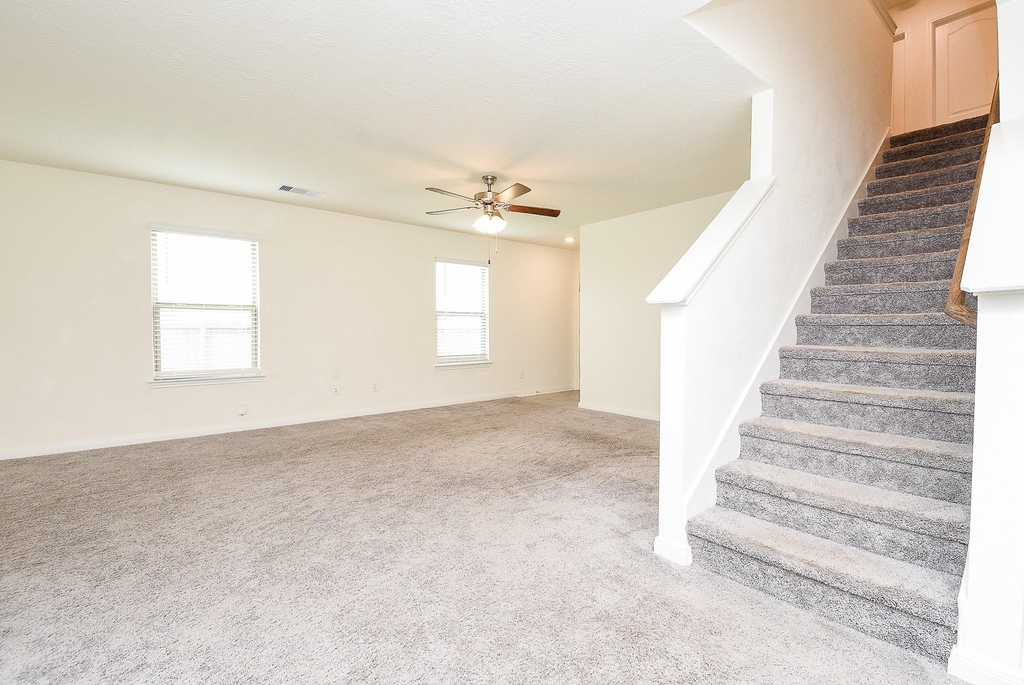 15102 Darbydale Drive - Photo 4