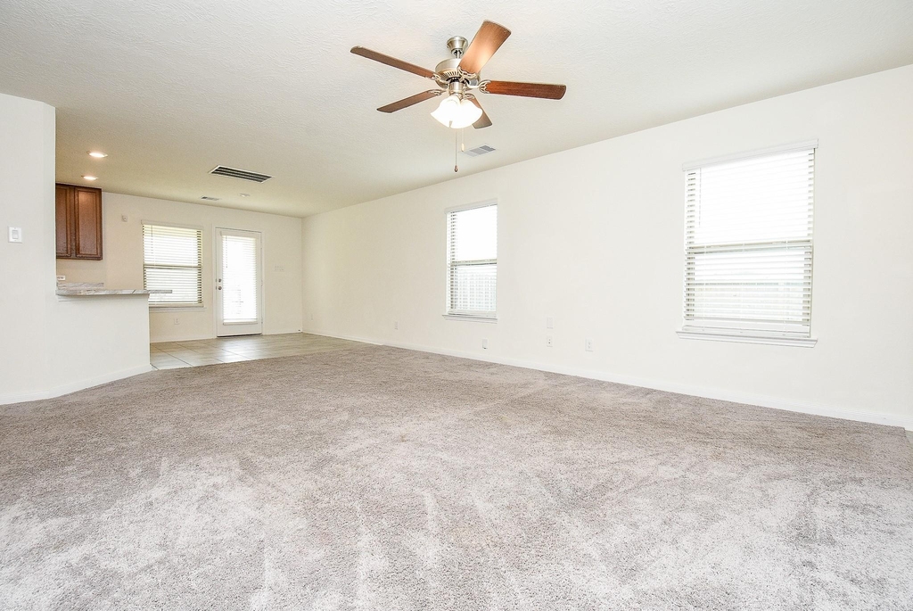 15102 Darbydale Drive - Photo 3
