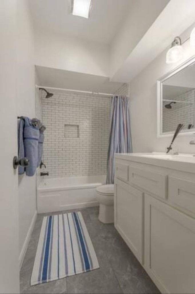 2100 Tanglewilde Street - Photo 20