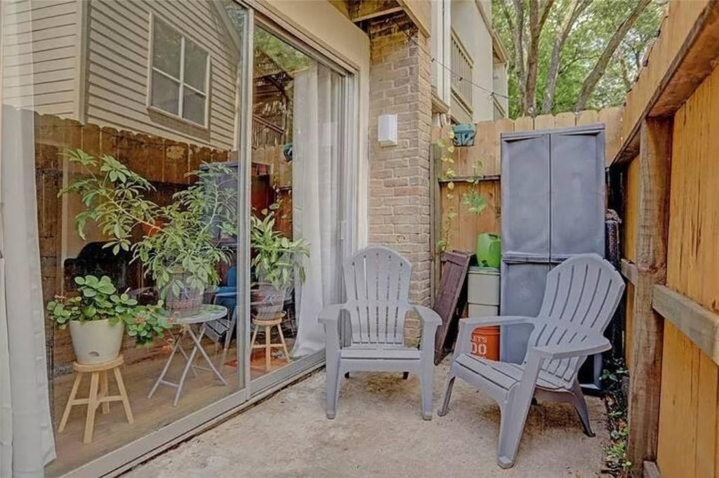2100 Tanglewilde Street - Photo 36