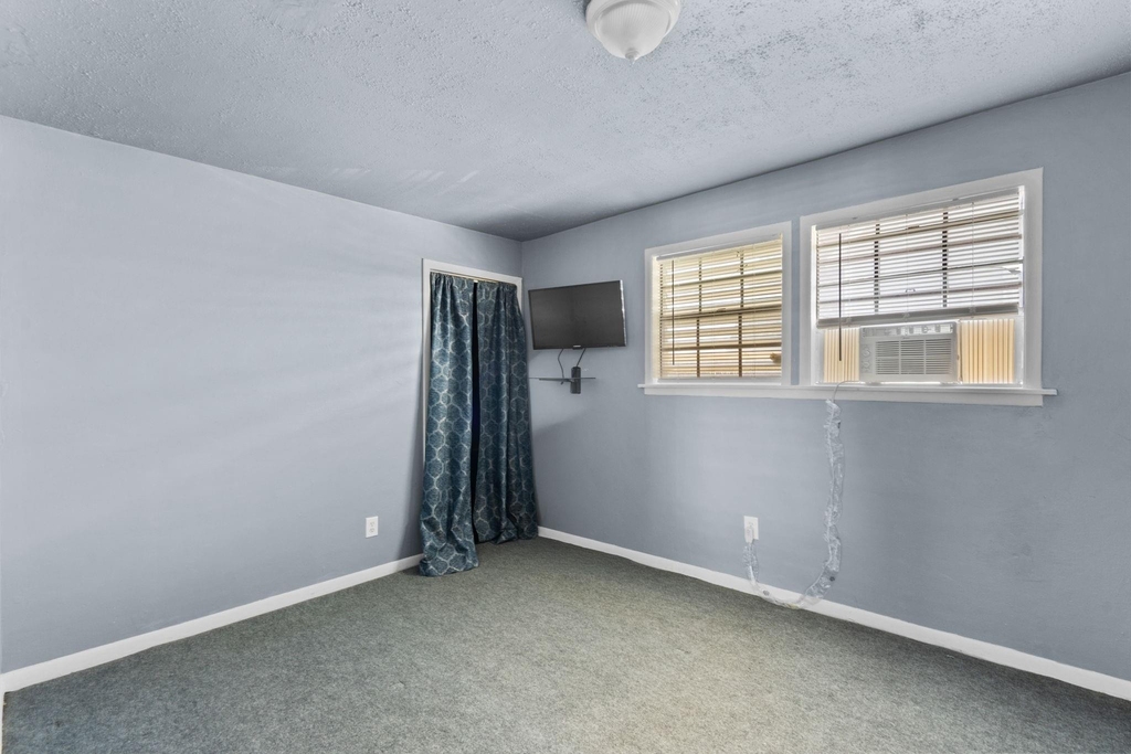 810 93rd Street - Photo 6