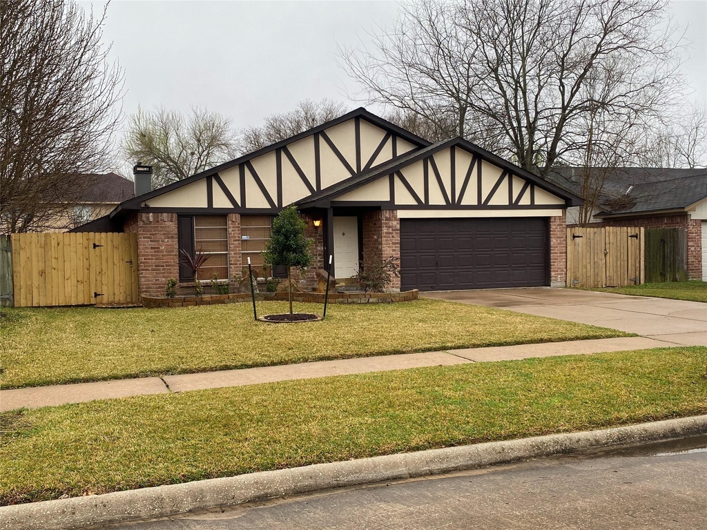 2015 Wigmaker Drive - Photo 0