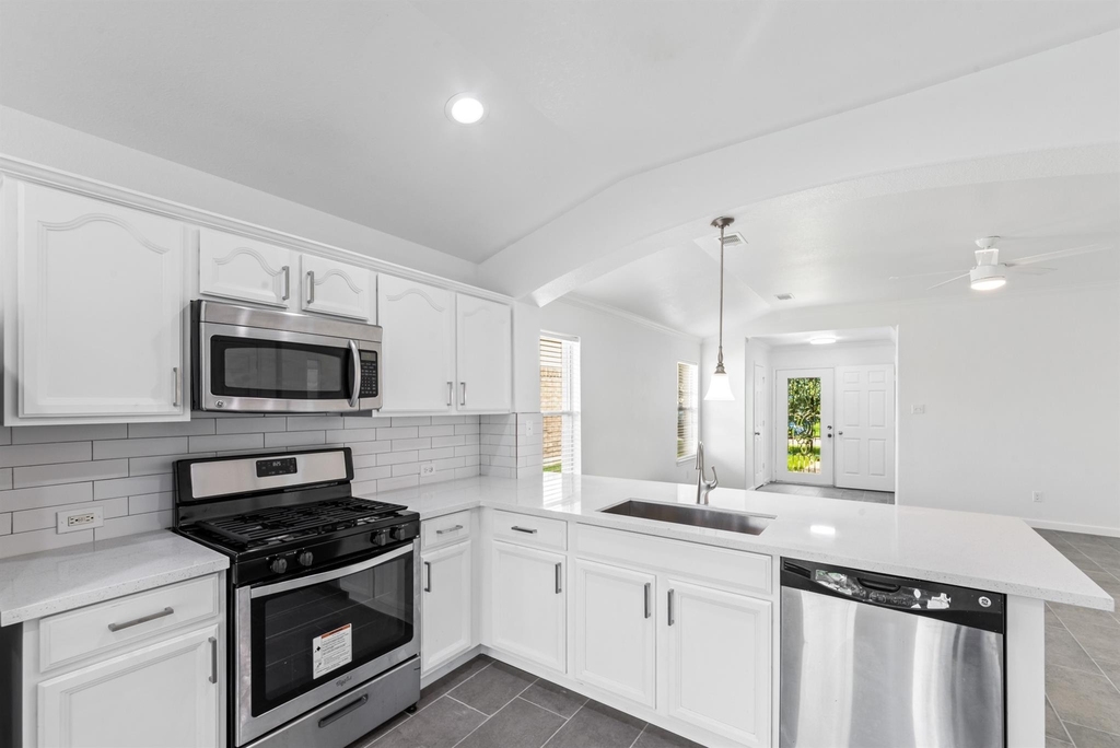 13112 Trail Manor Drive - Photo 3