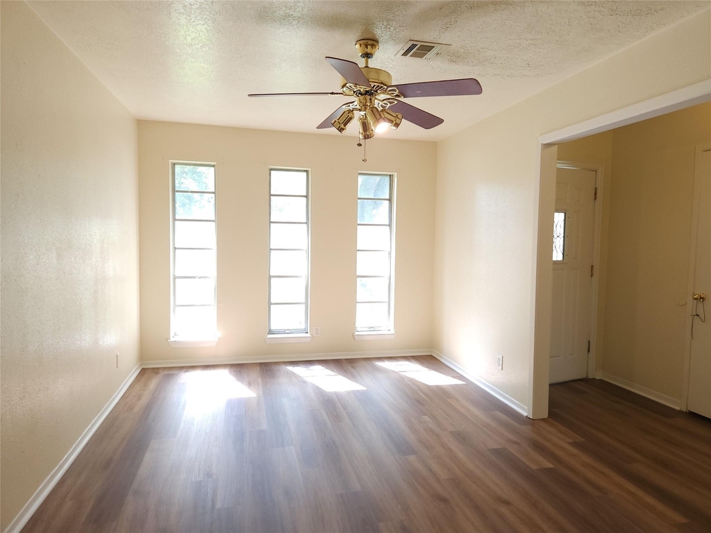 5322 Royal Oak Drive - Photo 2
