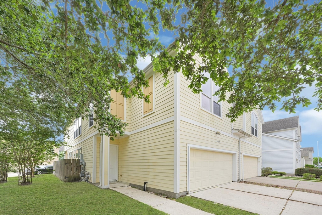 14919 Atmore Place Drive - Photo 1