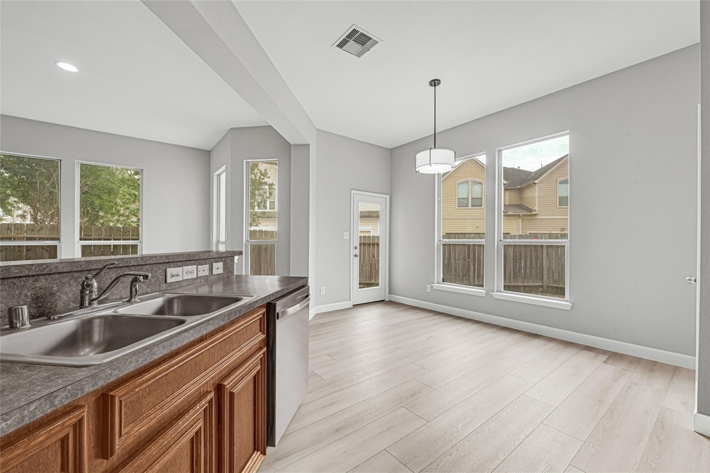 14919 Atmore Place Drive - Photo 5