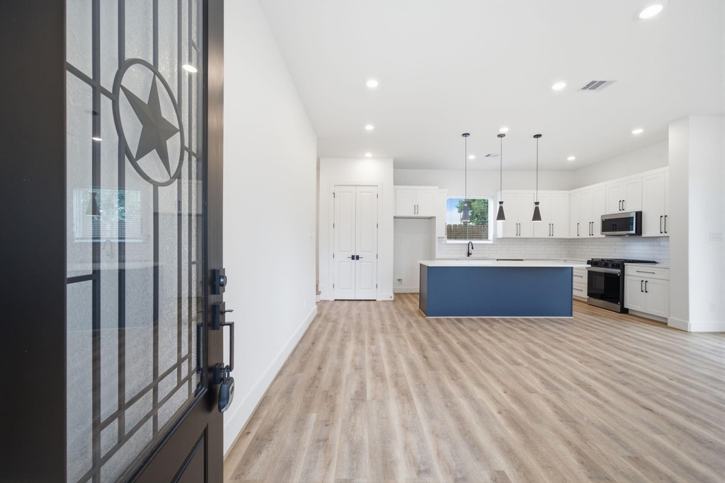 1613 Luzon Street - Photo 3