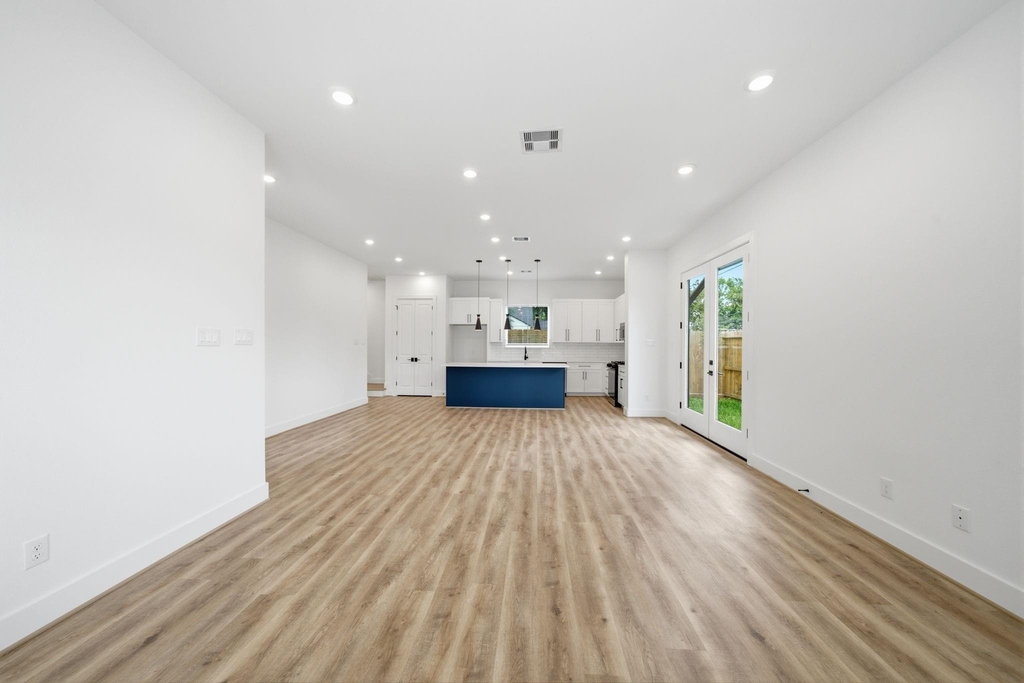 1613 Luzon Street - Photo 5