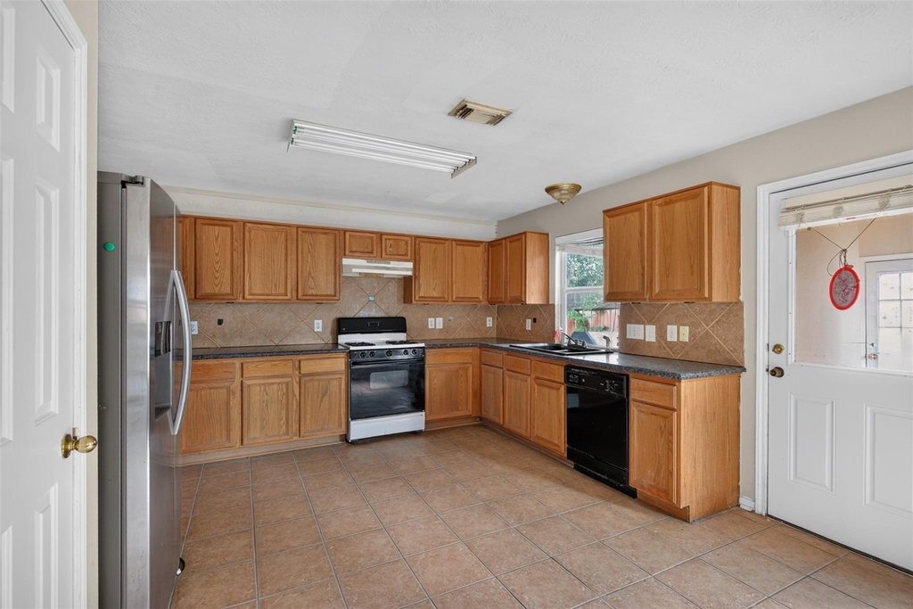 20823 Oak Rain Court - Photo 10
