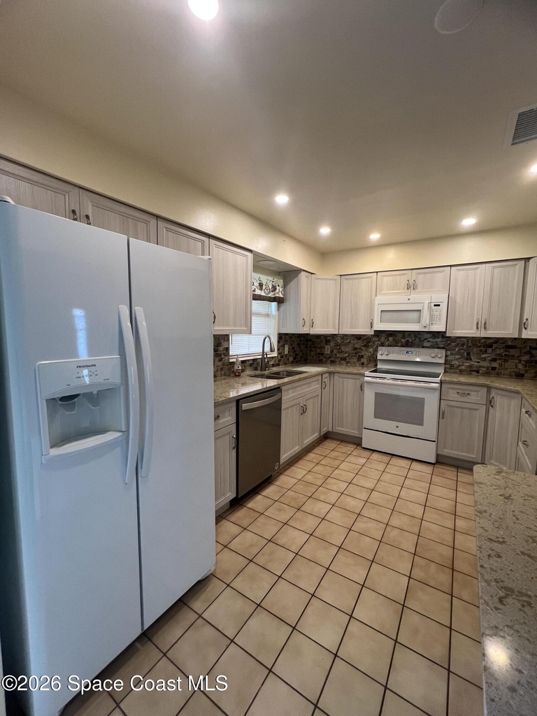 1012 Coronado Drive - Photo 3