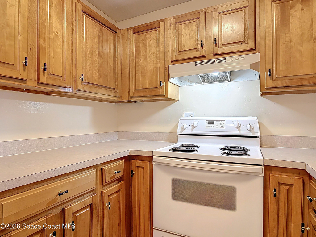 1590 Hilldale Road - Photo 7