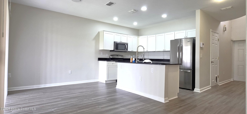 1390 Lara Circle - Photo 5