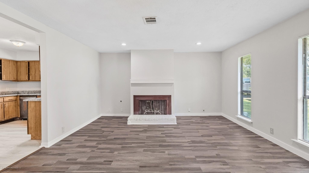 7009 Sprague Avenue - Photo 3