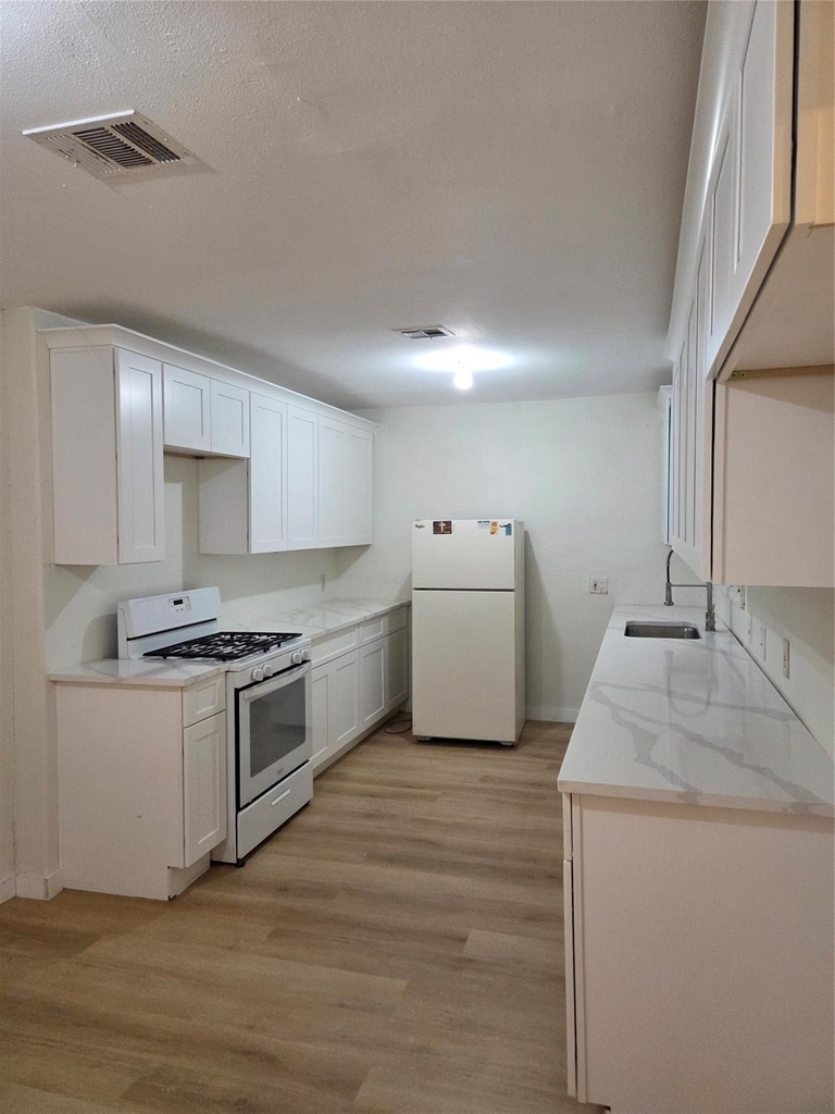 603 Maple Avenue - Photo 2