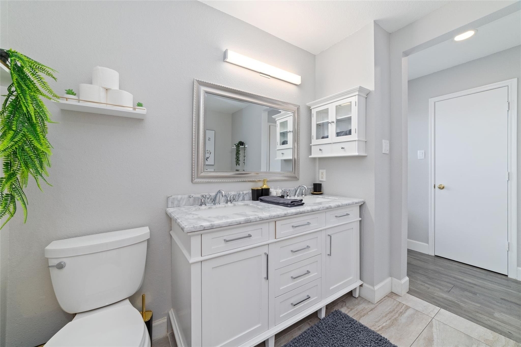 21115 Birchbank Ln - Photo 17