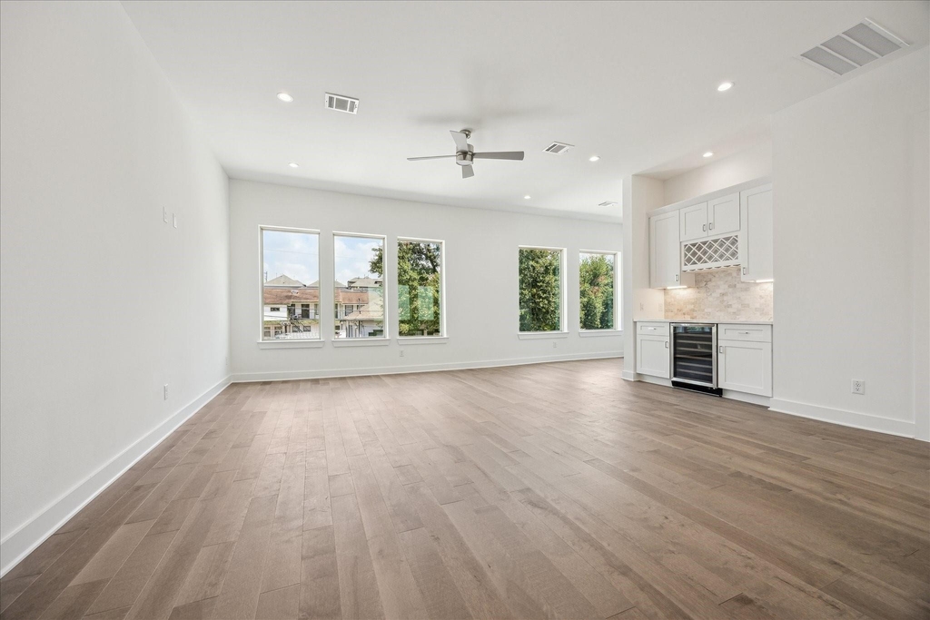 1607 Roy Street - Photo 1