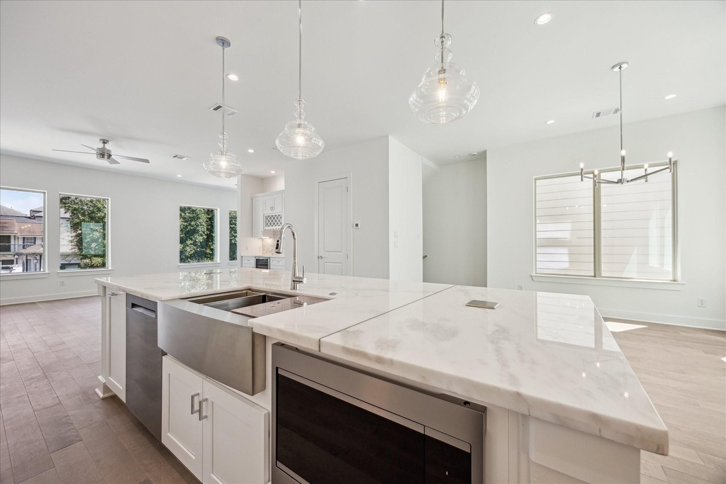 1607 Roy Street - Photo 17