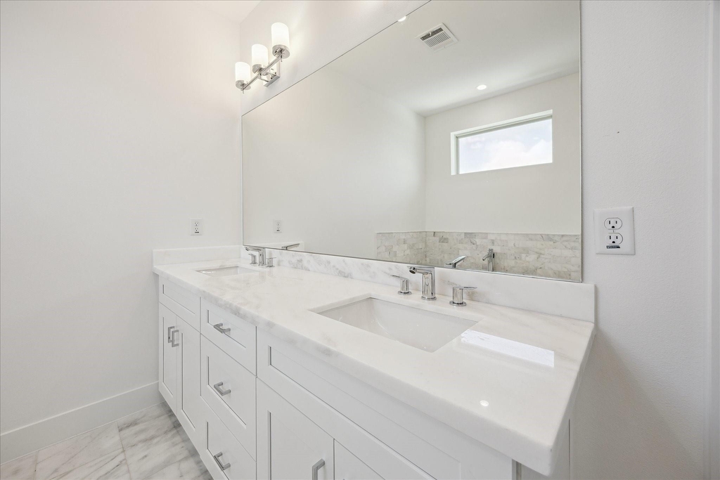 1607 Roy Street - Photo 26
