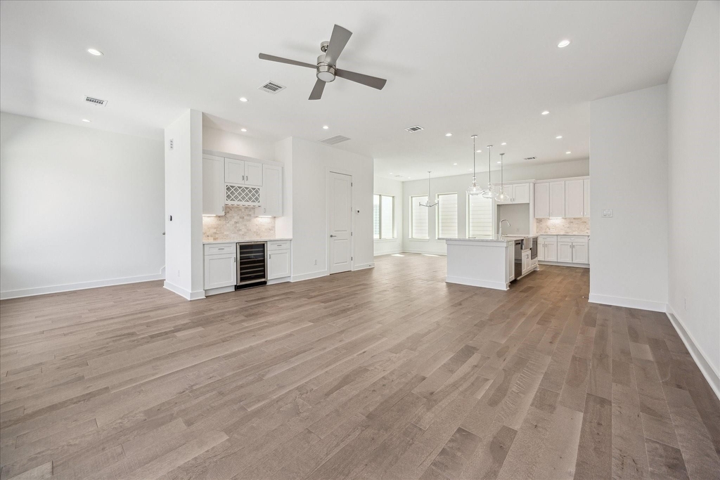 1607 Roy Street - Photo 3