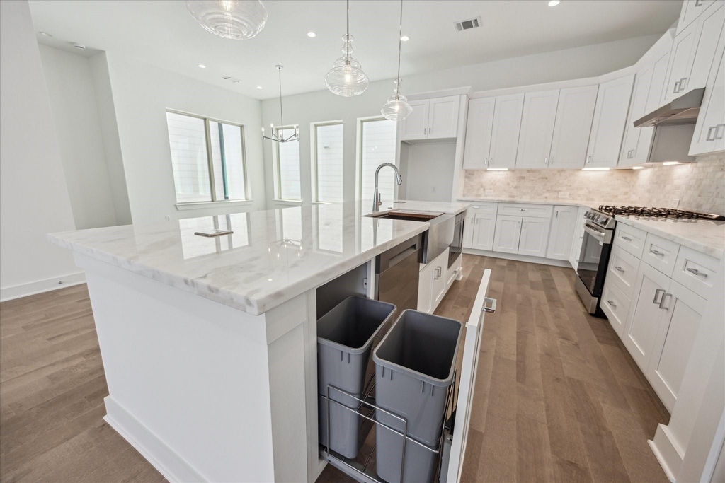 1607 Roy Street - Photo 15