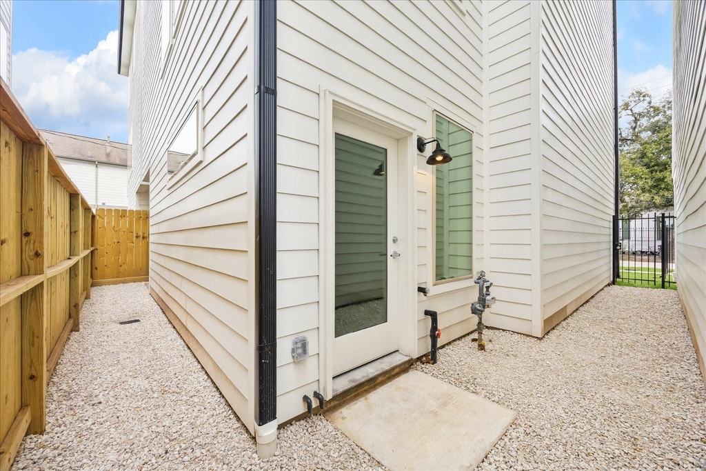 1607 Roy Street - Photo 46