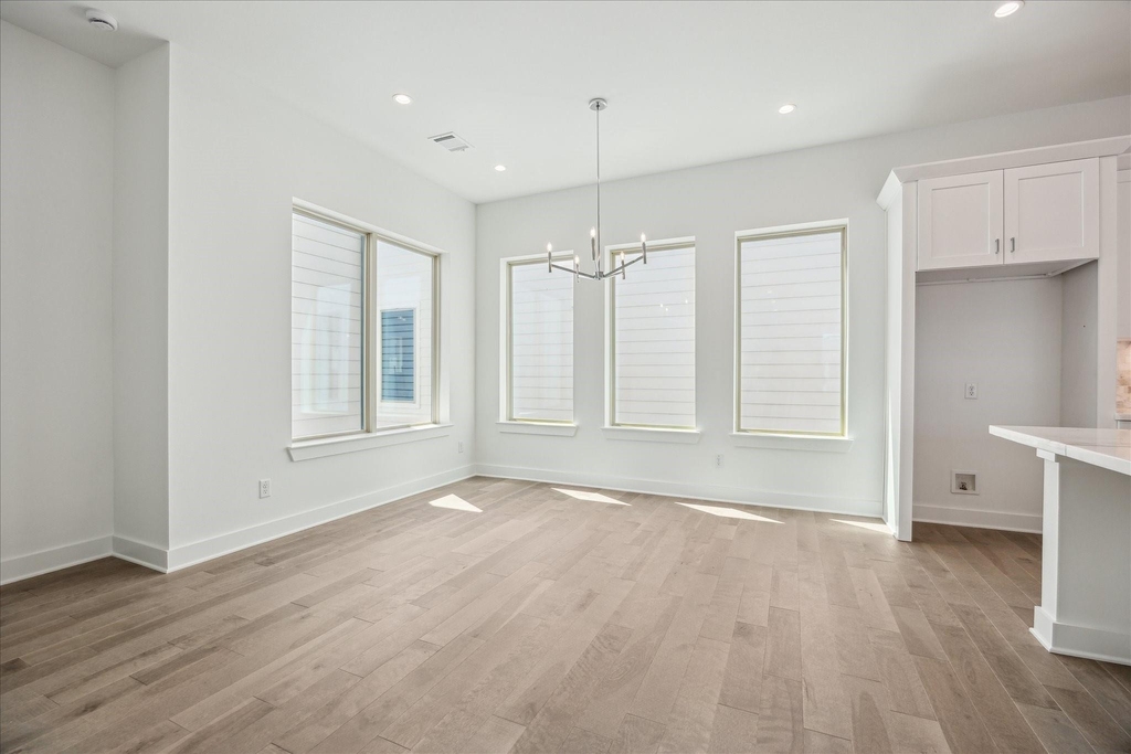 1607 Roy Street - Photo 4
