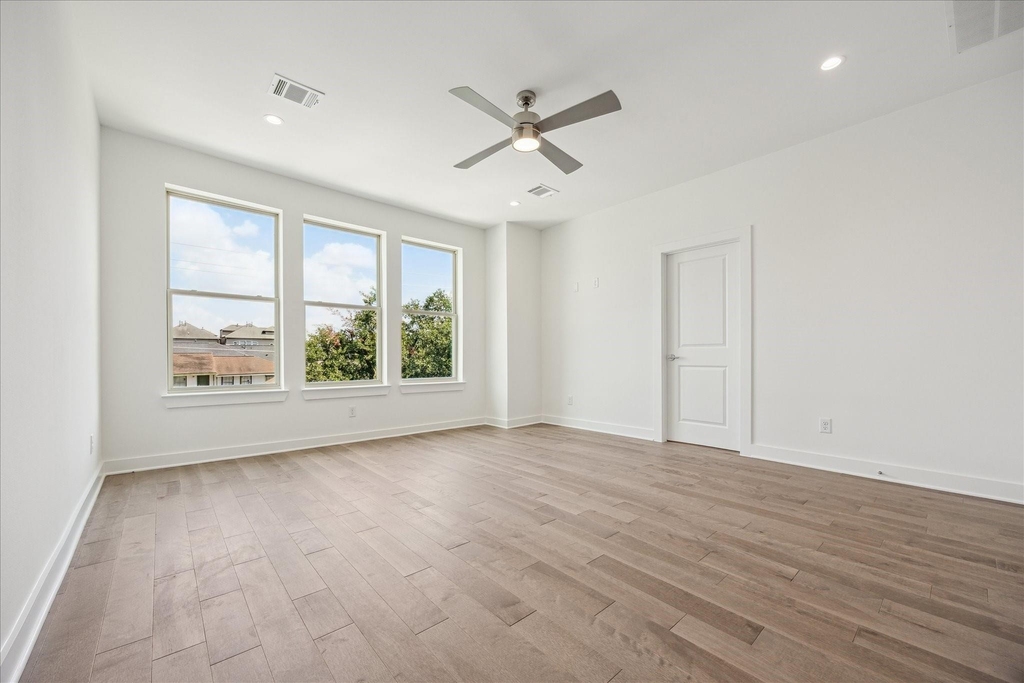 1607 Roy Street - Photo 20