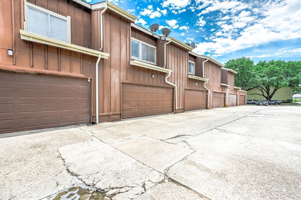 12668 Newbrook Drive - Photo 5