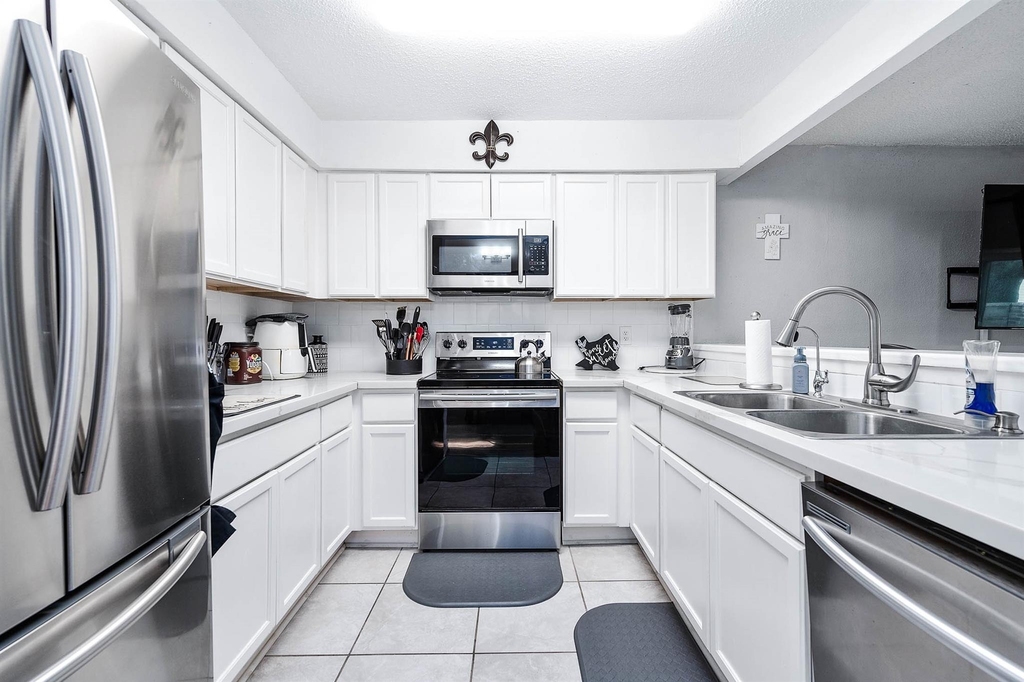 12668 Newbrook Drive - Photo 16