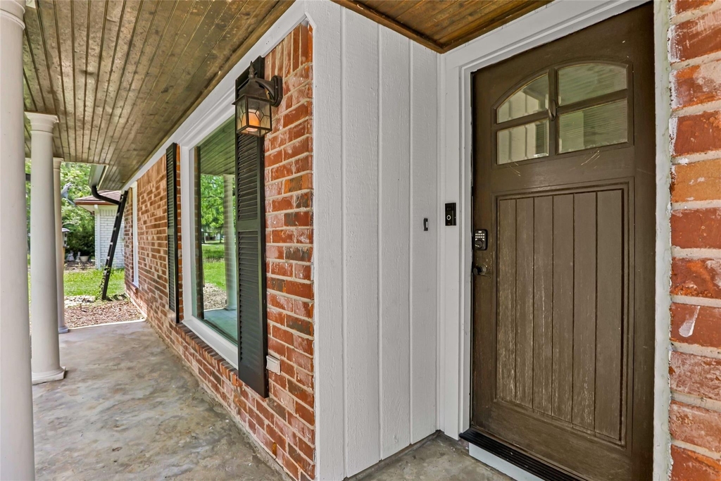 2543 Fountain View Street - Photo 2