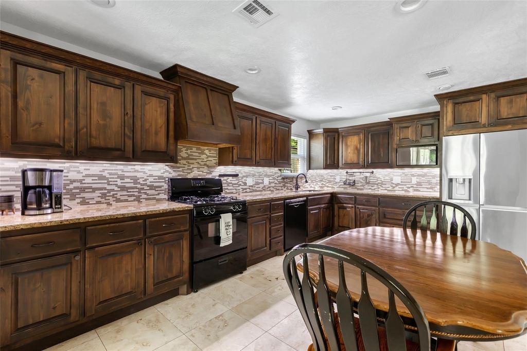 2543 Fountain View Street - Photo 5