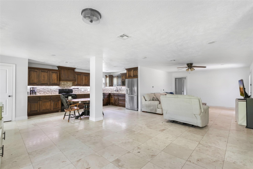 2543 Fountain View Street - Photo 4