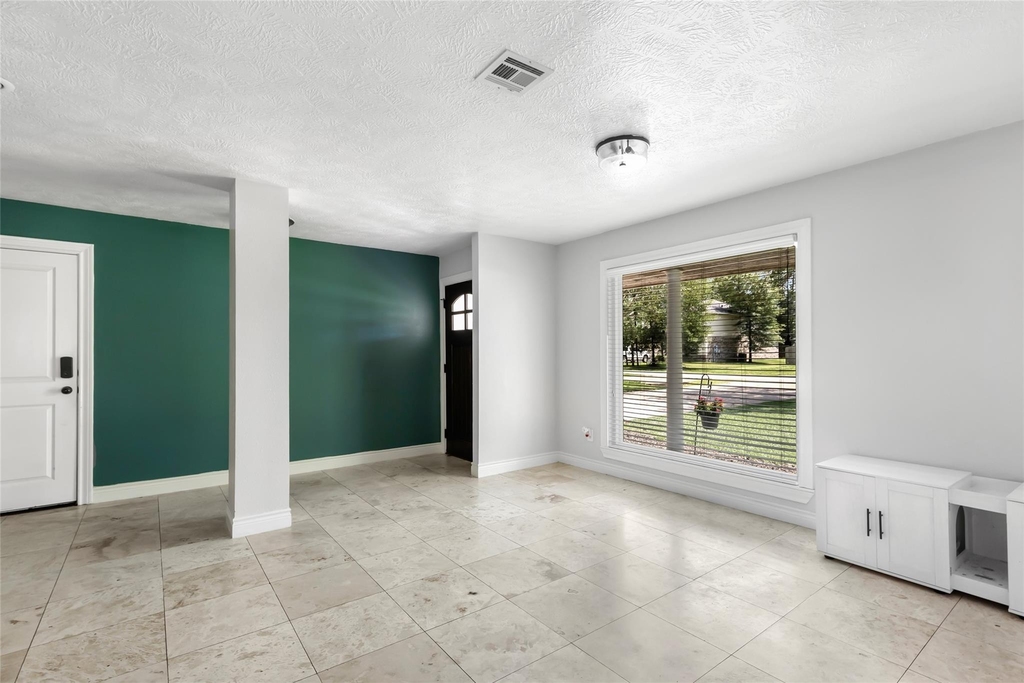 2543 Fountain View Street - Photo 9