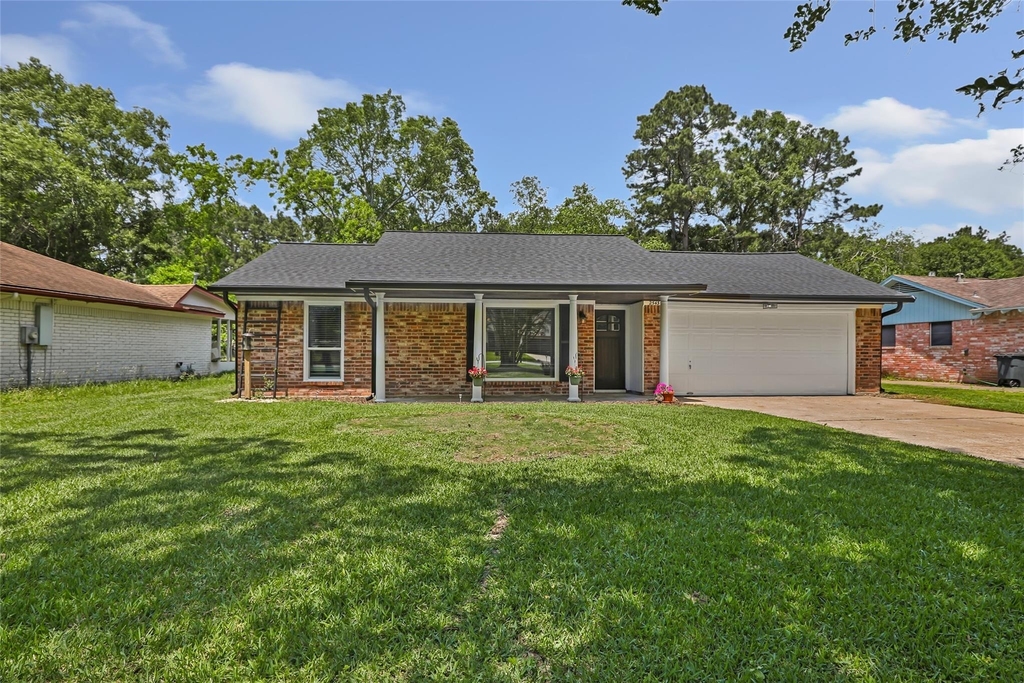2543 Fountain View Street - Photo 1