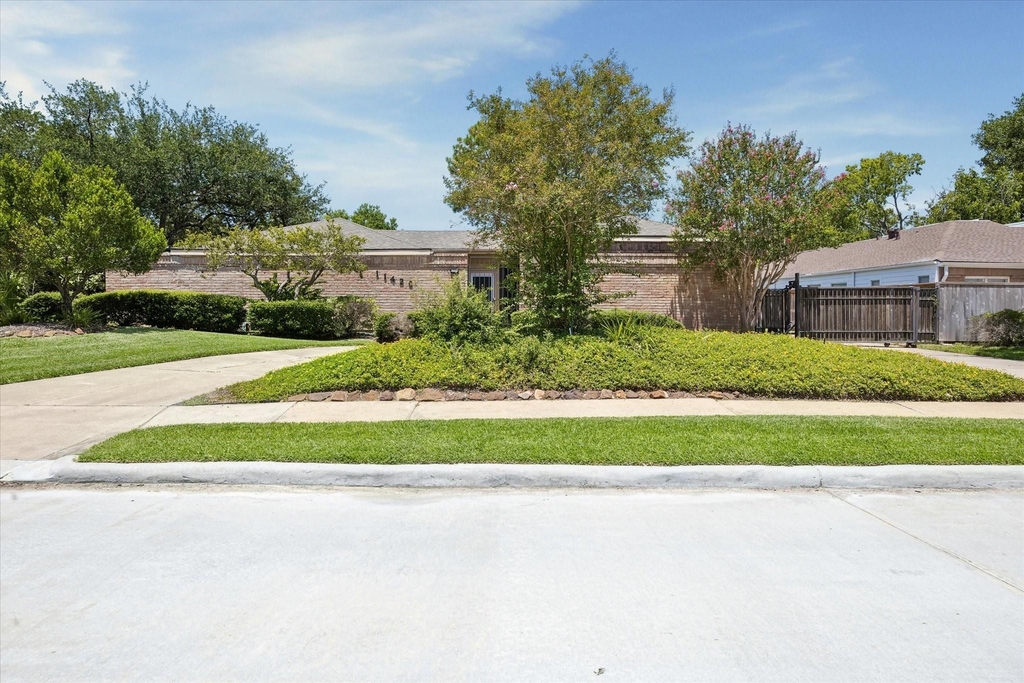 11426 Lakeside Place Dr - Photo 2