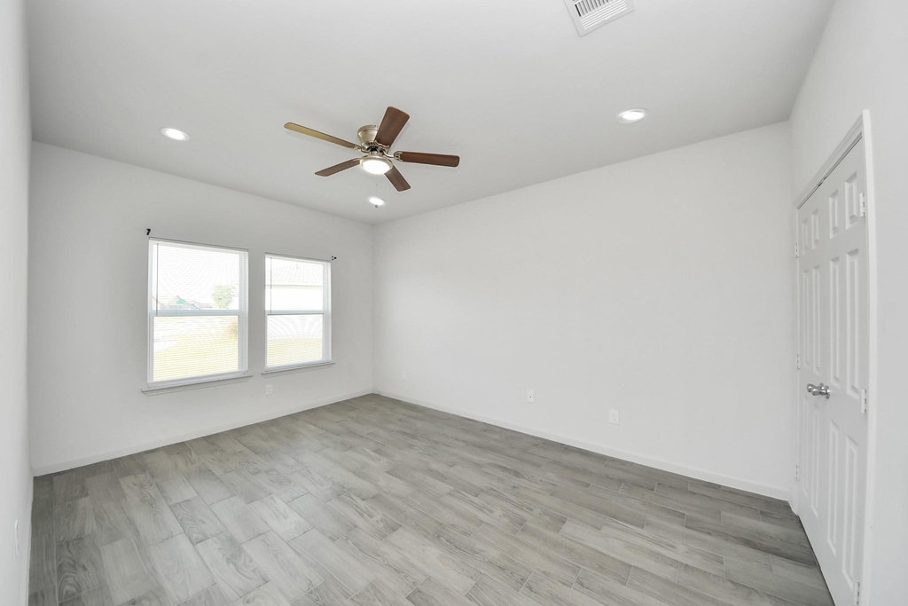 205 Memon Lane - Photo 6