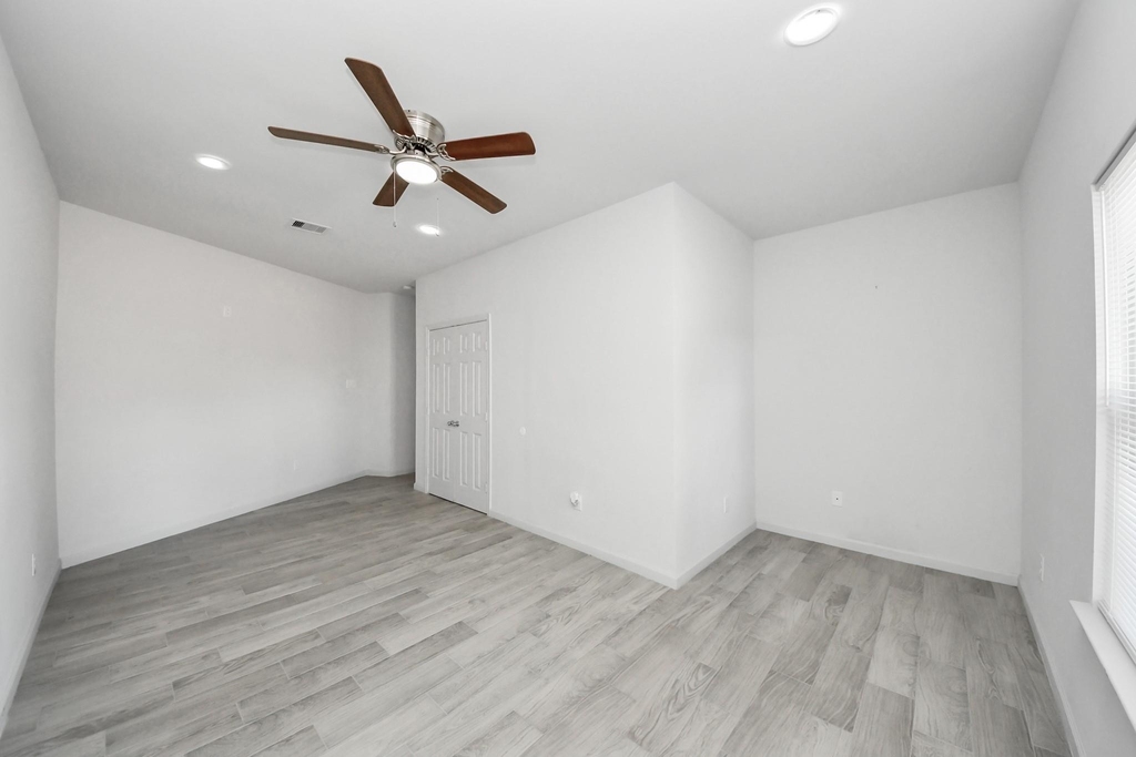205 Memon Lane - Photo 8