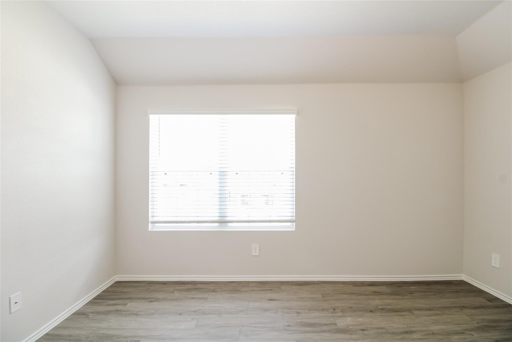 2550 Grayling Drive - Photo 8