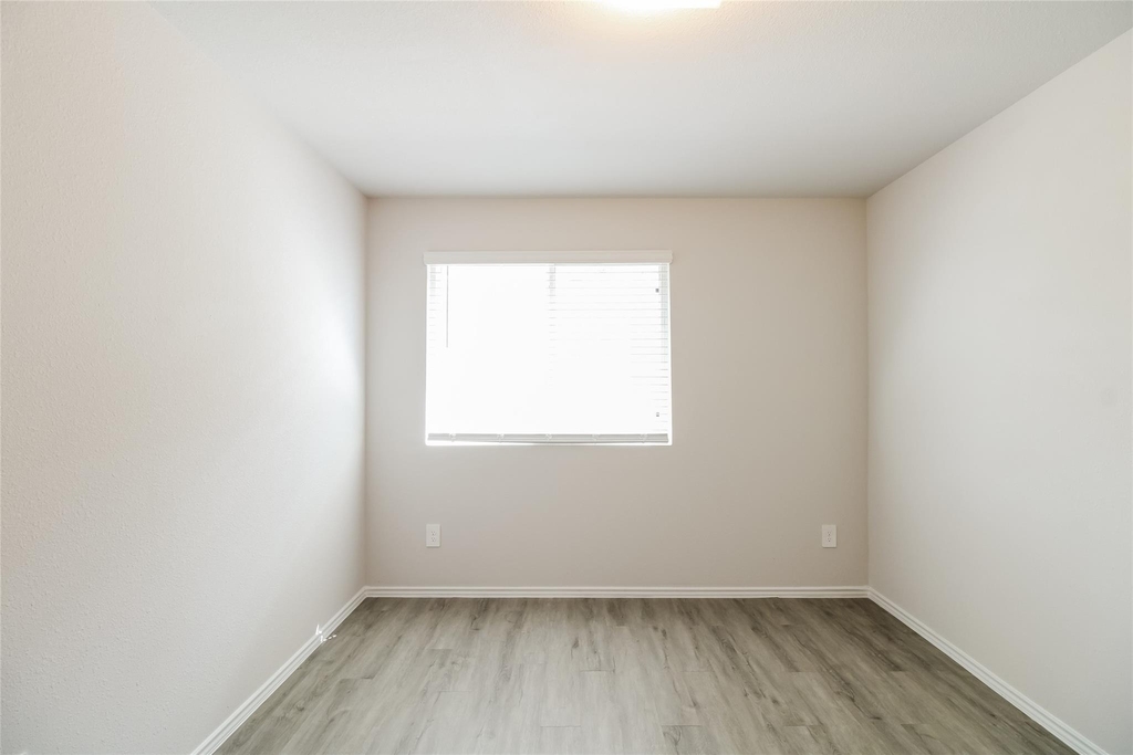 2550 Grayling Drive - Photo 9