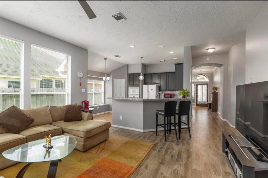 3827 Shady Breeze Drive - Photo 1