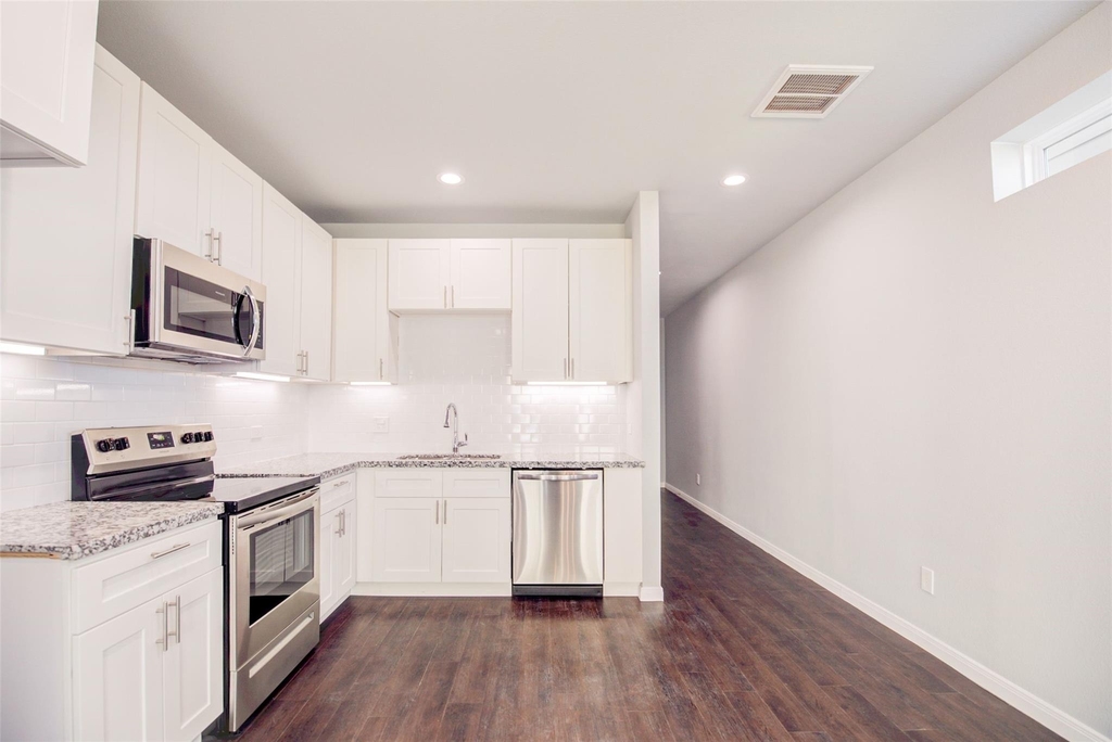 4945 Ambient Drive - Photo 5
