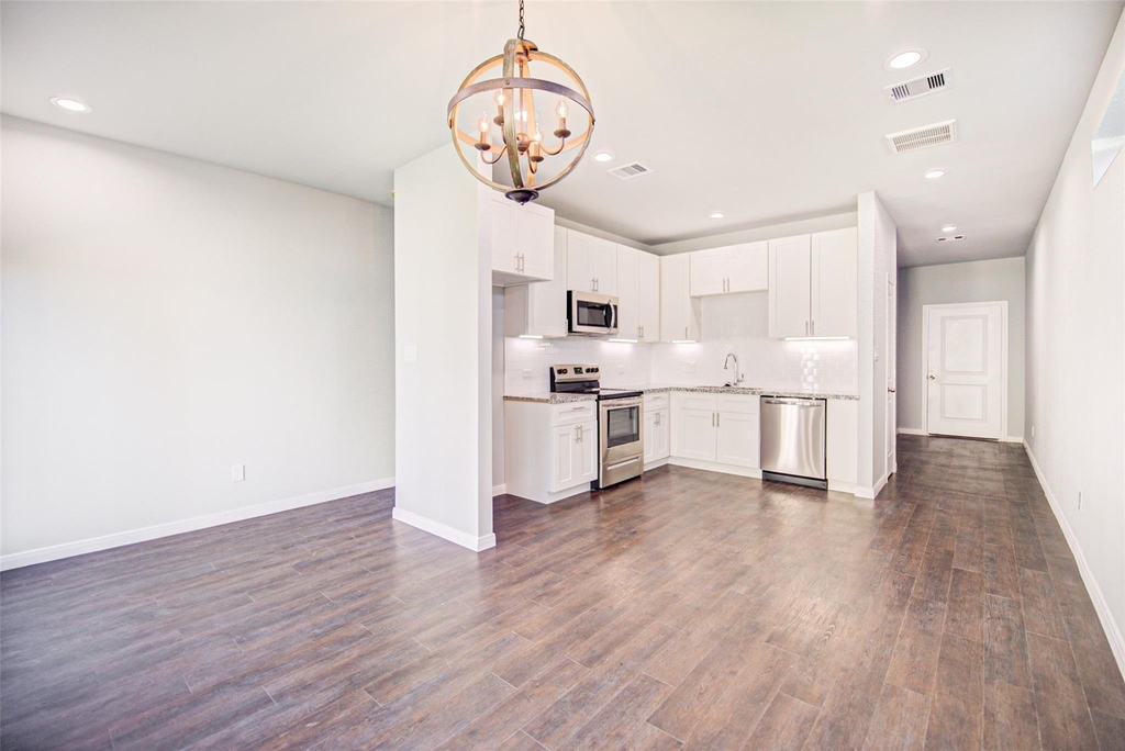 4945 Ambient Drive - Photo 4