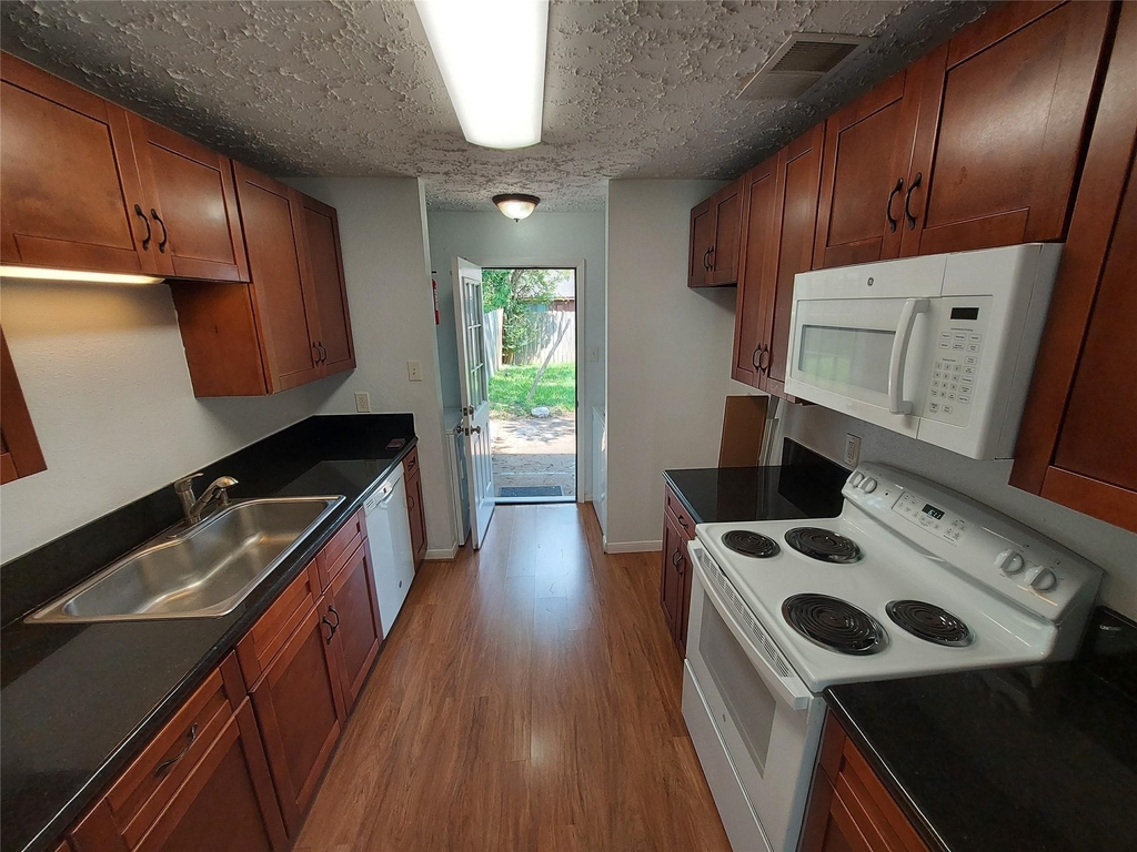3807 Quiet Place Drive - Photo 38