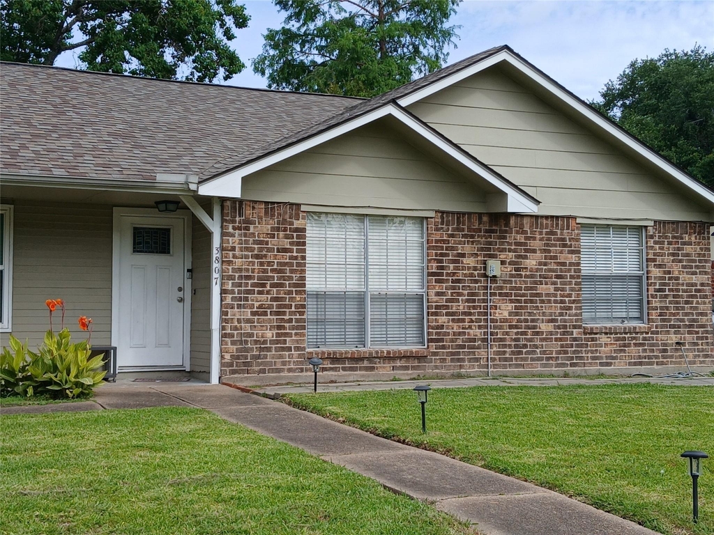 3807 Quiet Place Drive - Photo 2